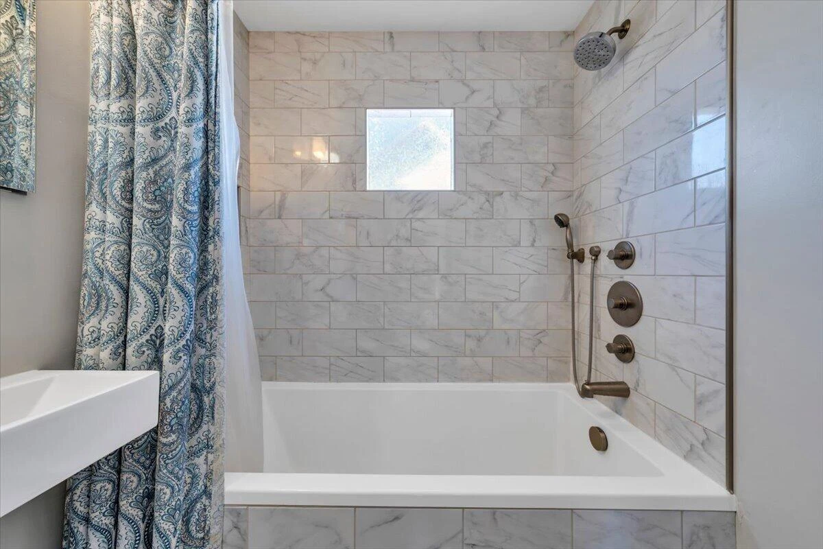 2517 Montgomery AVE SW - Photo 31
