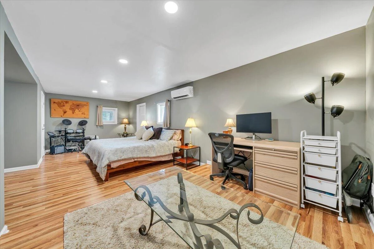 2517 Montgomery AVE SW - Photo 32
