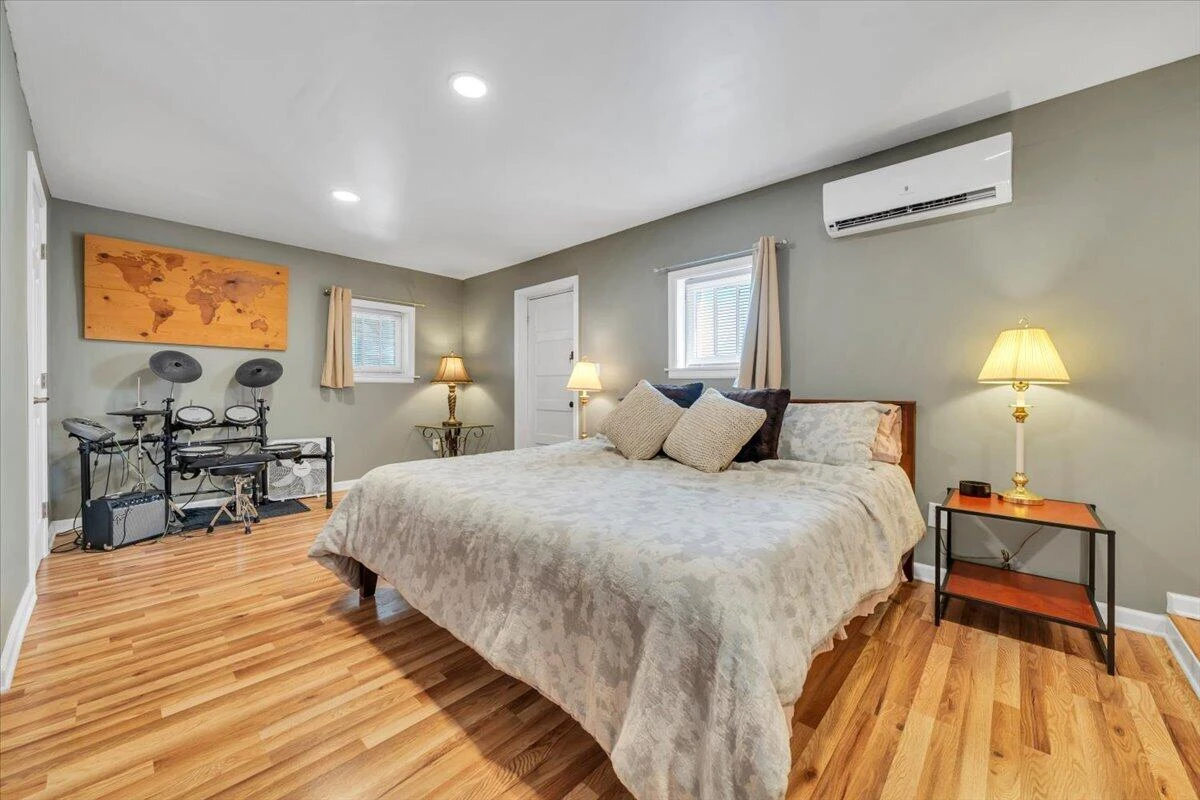 2517 Montgomery AVE SW - Photo 33