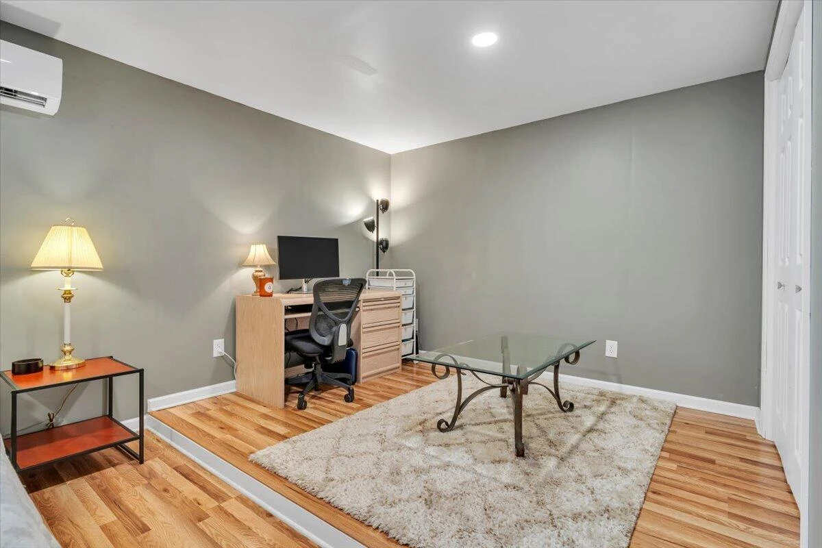 2517 Montgomery AVE SW - Photo 34