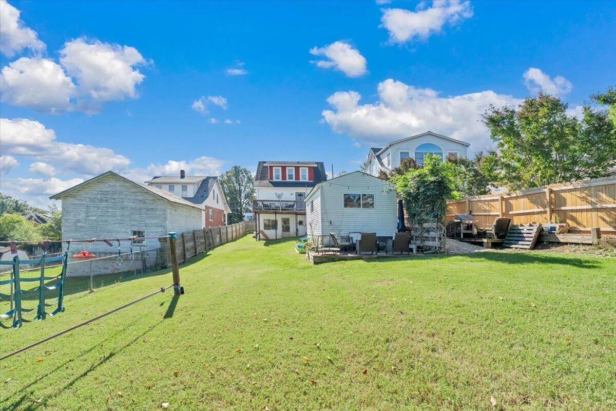 2517 Montgomery AVE SW - Photo 45