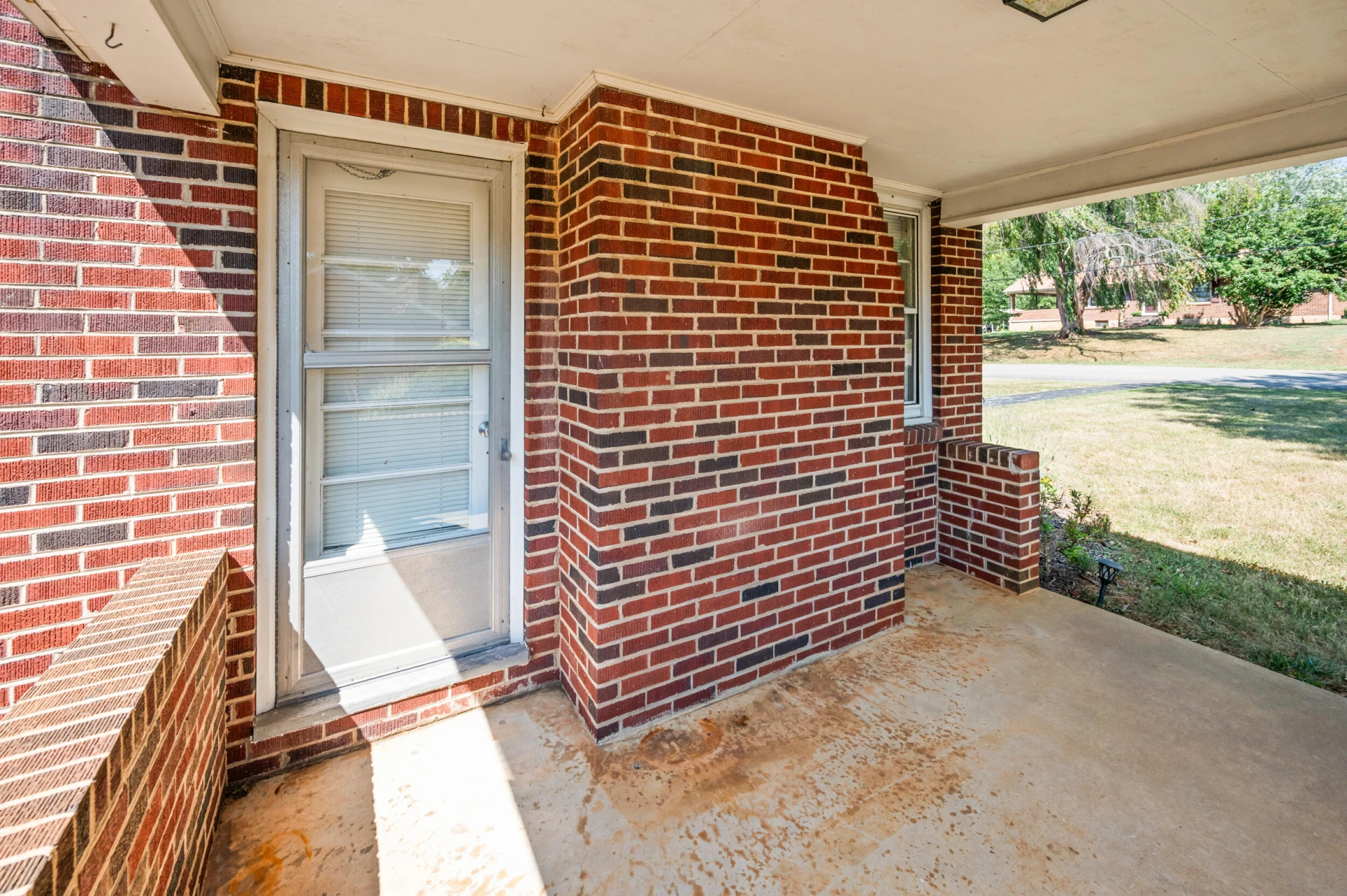 1435 Belmont DR - Photo 34