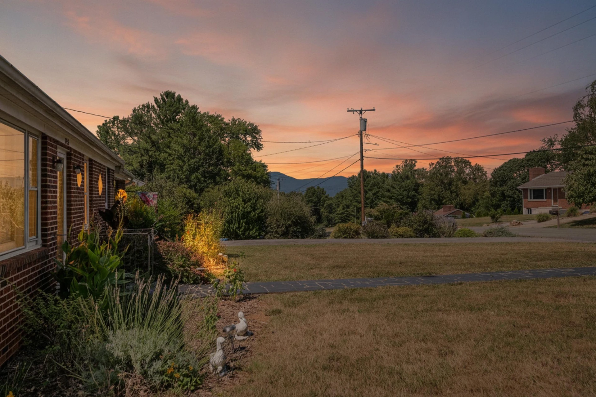 1435 Belmont DR - Photo 36
