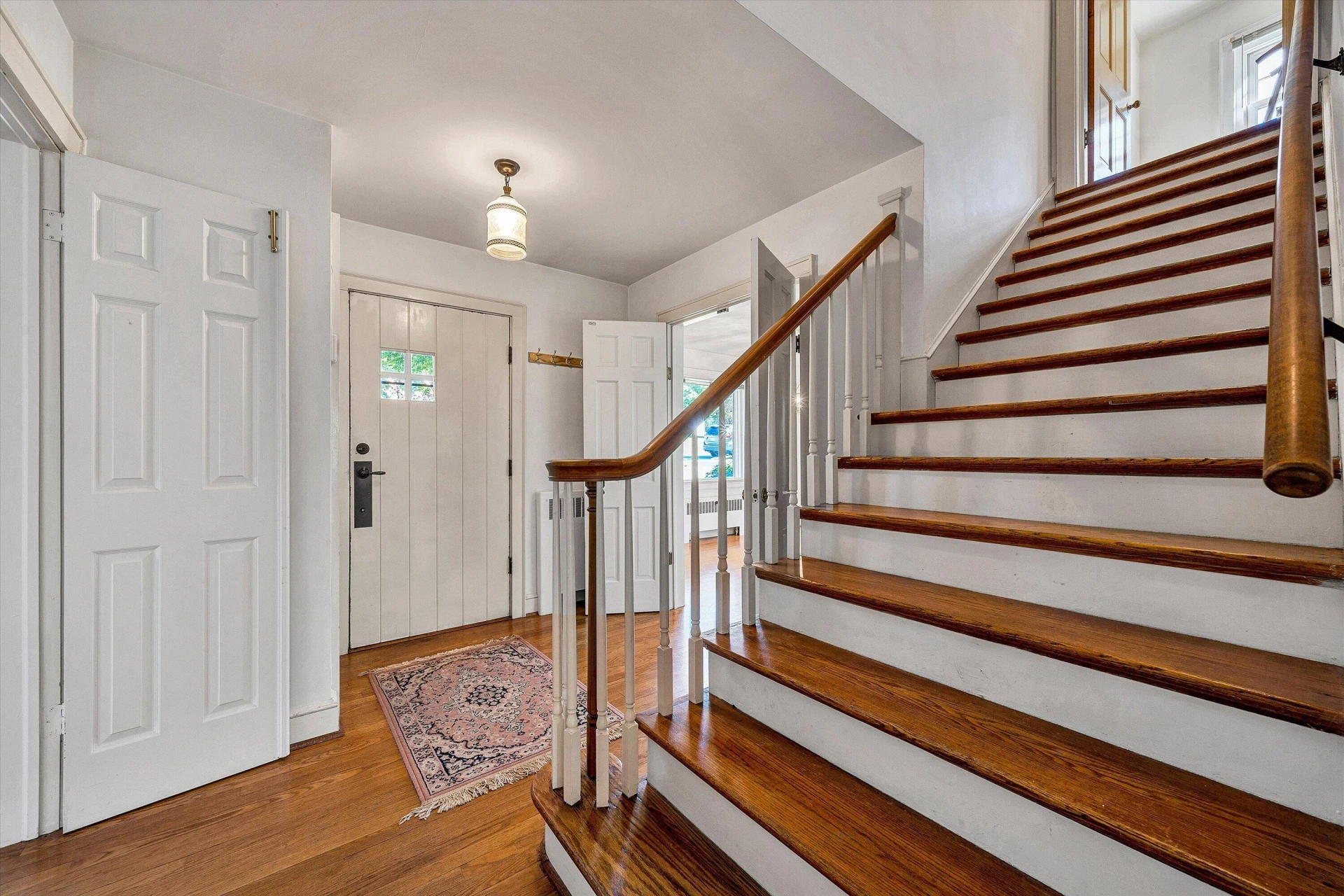 826 Maryland AVE - Photo 4