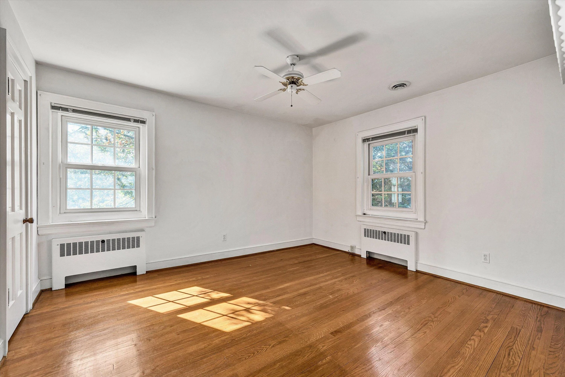 826 Maryland AVE - Photo 10