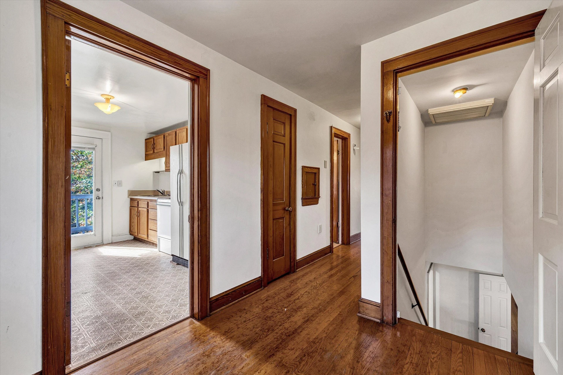 826 Maryland AVE - Photo 13