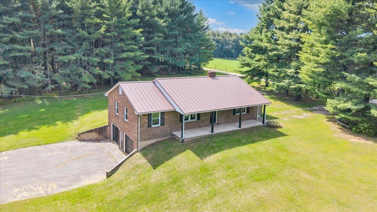 698 Hummingbird LN SE - Photo 2