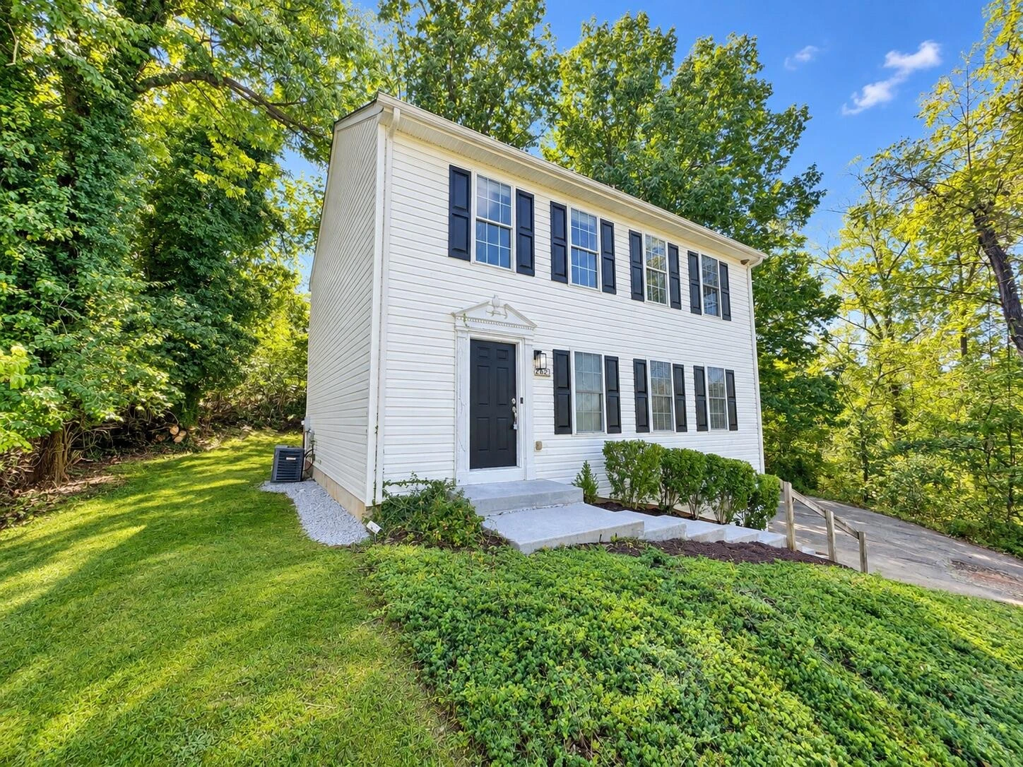 2820 Edgewood ST SW - Photo 2