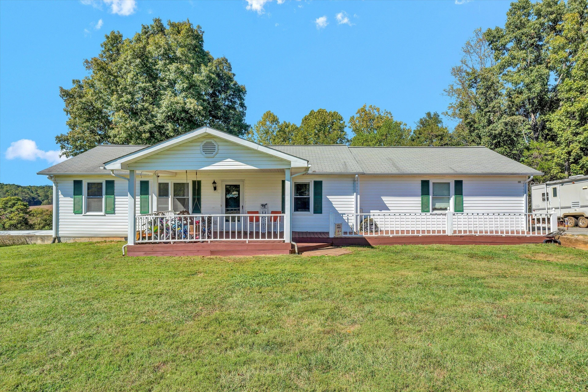 333 FARMINGTON RD - Photo 2