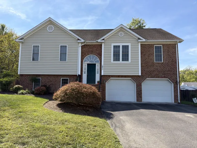 8012 Whittler CT