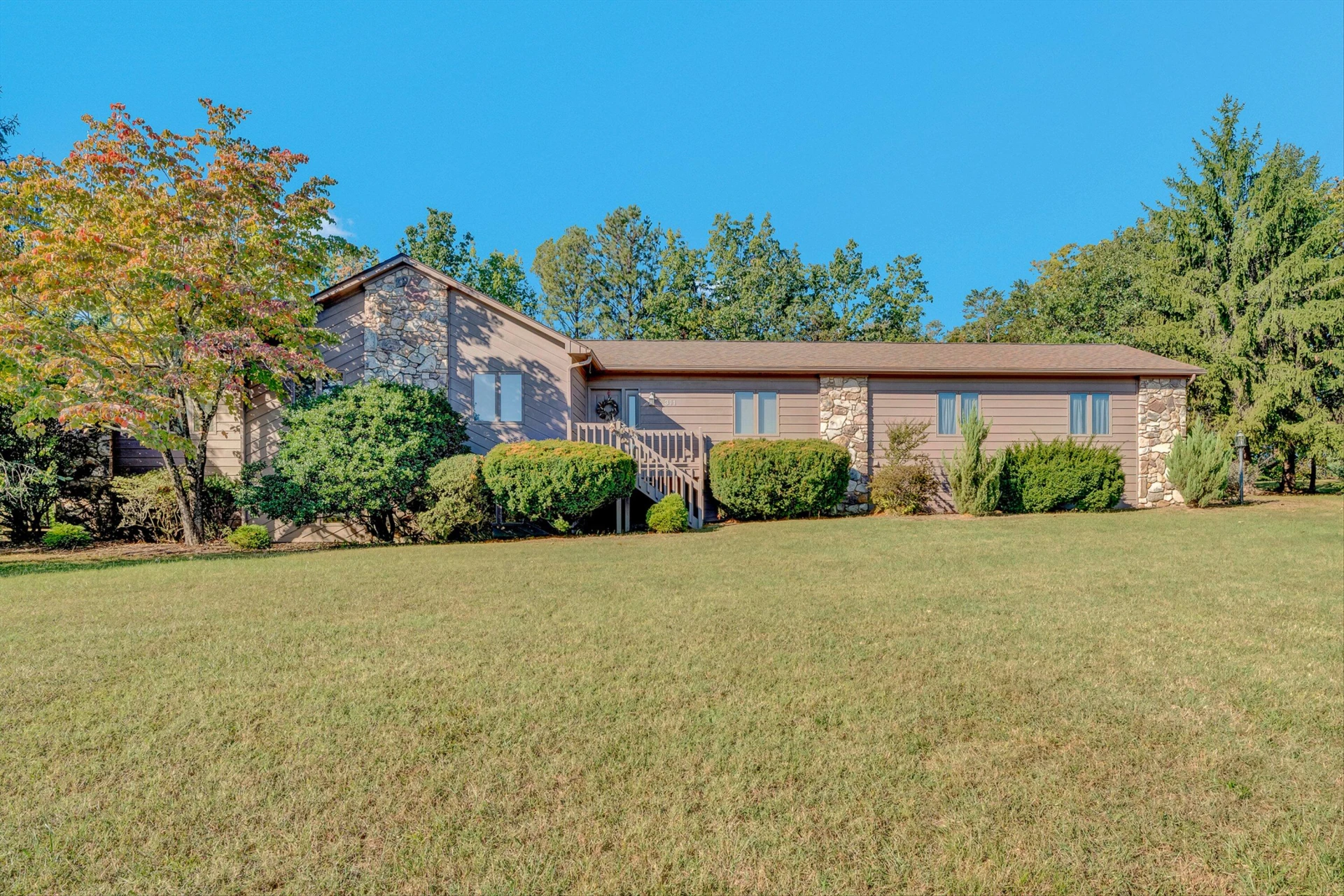 311 Foxcroft DR