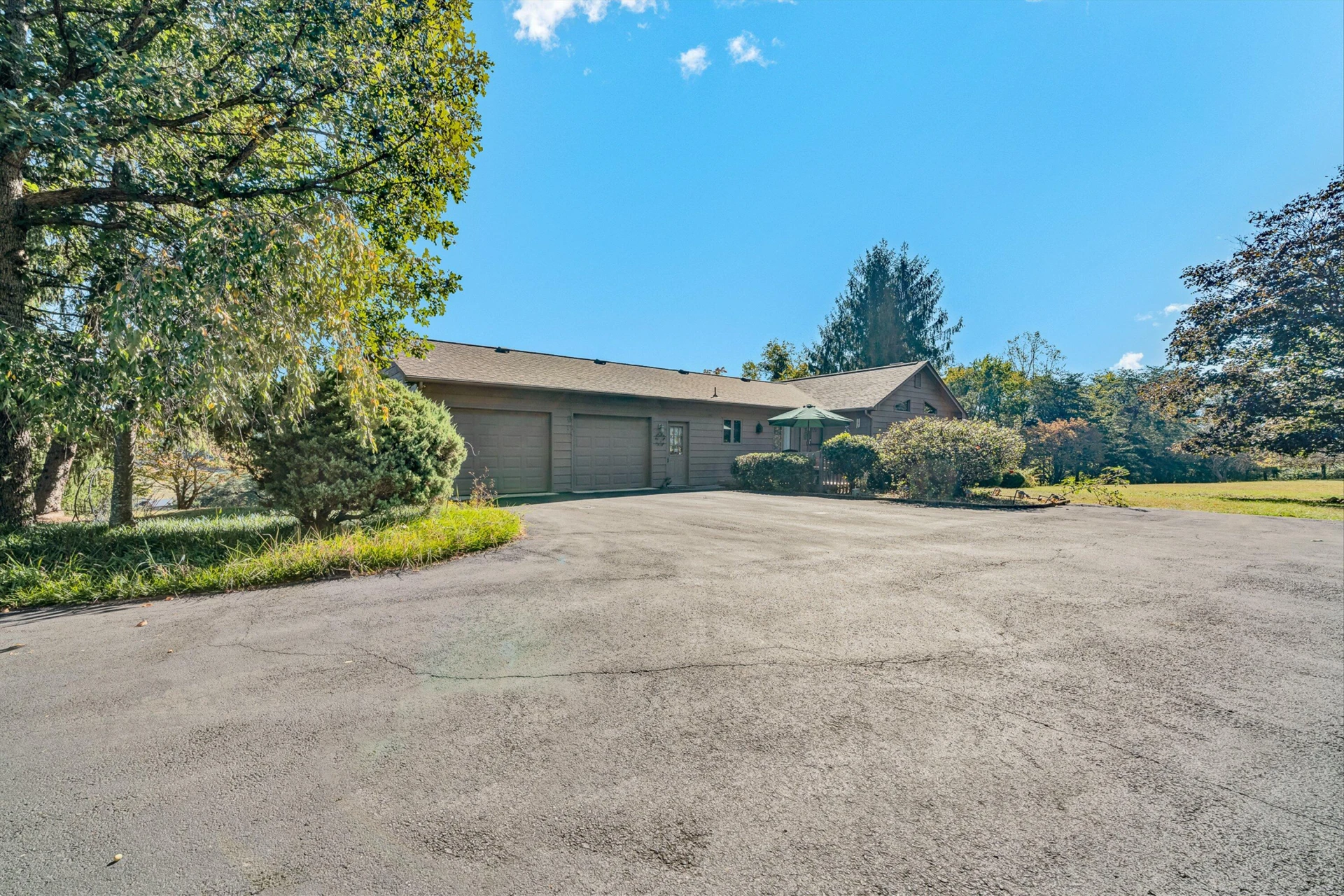 311 Foxcroft DR - Photo 37