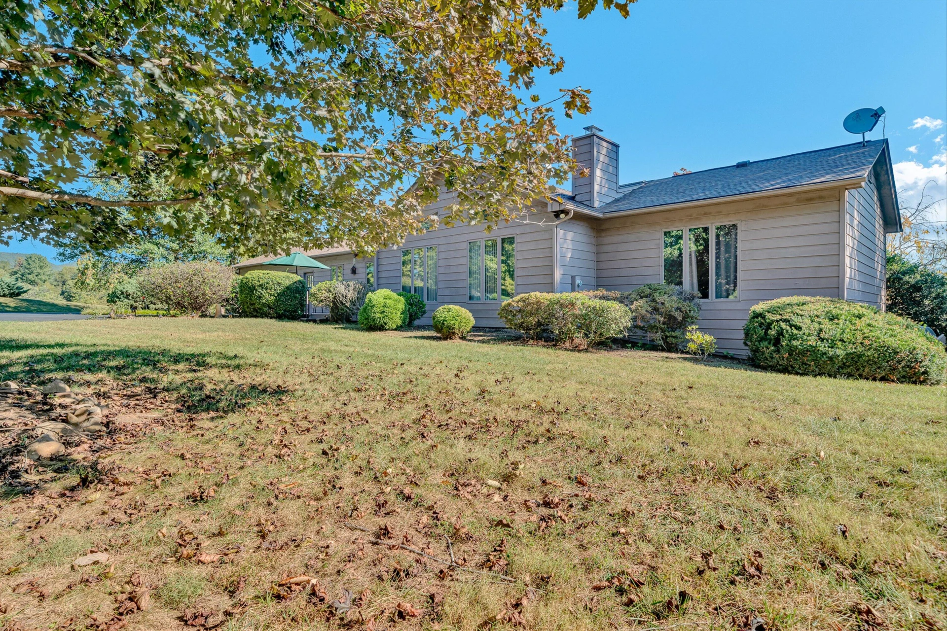 311 Foxcroft DR - Photo 39