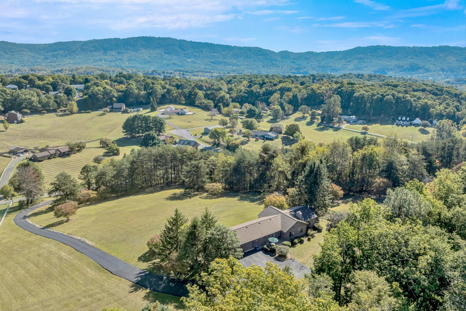 311 Foxcroft DR - Photo 43