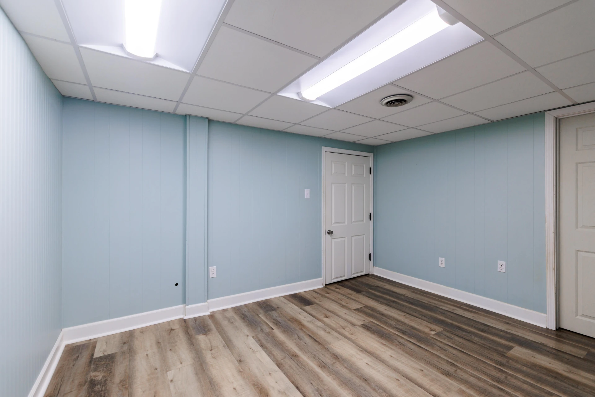 635 E Augusta AVE - Photo 29