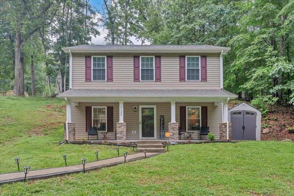 2126 Brookside LN SE - Photo 2