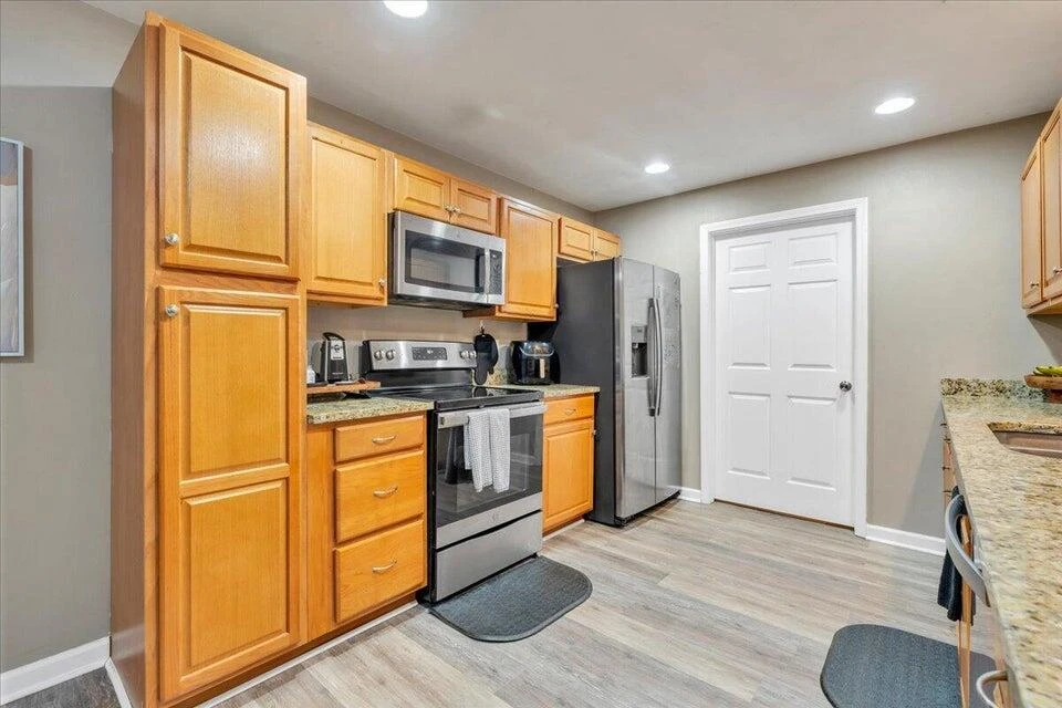 2126 Brookside LN SE - Photo 16
