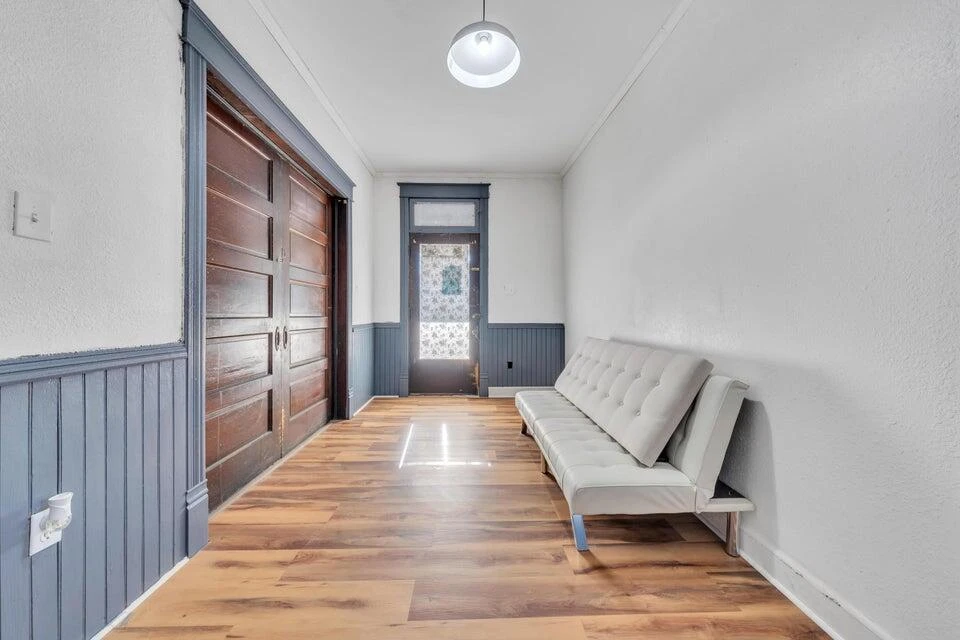 105 N Lexington AVE - Photo 4