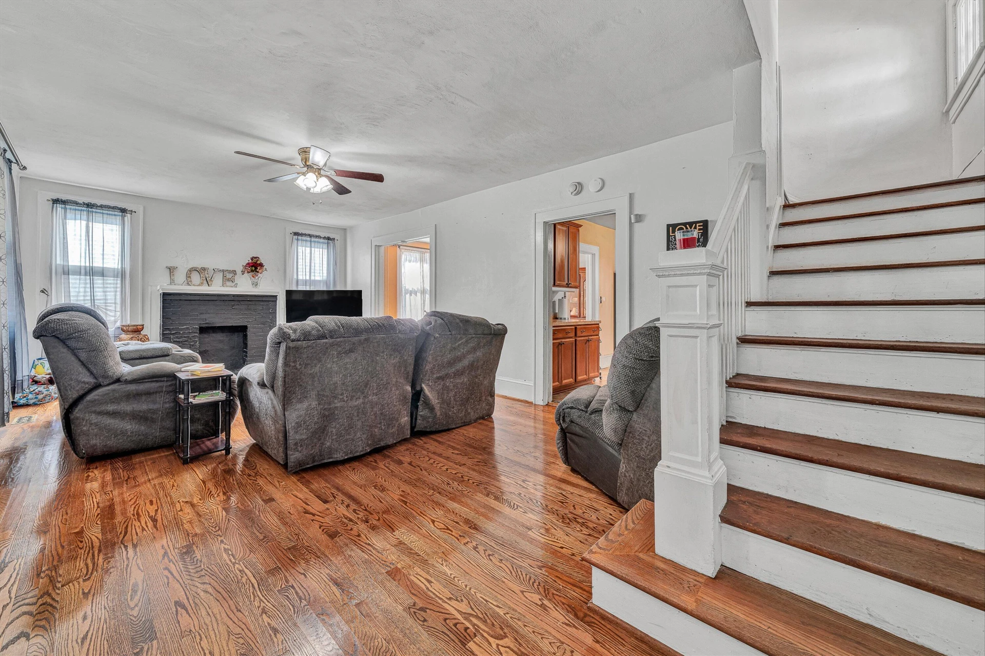 1628 Rugby BLVD NW - Photo 5