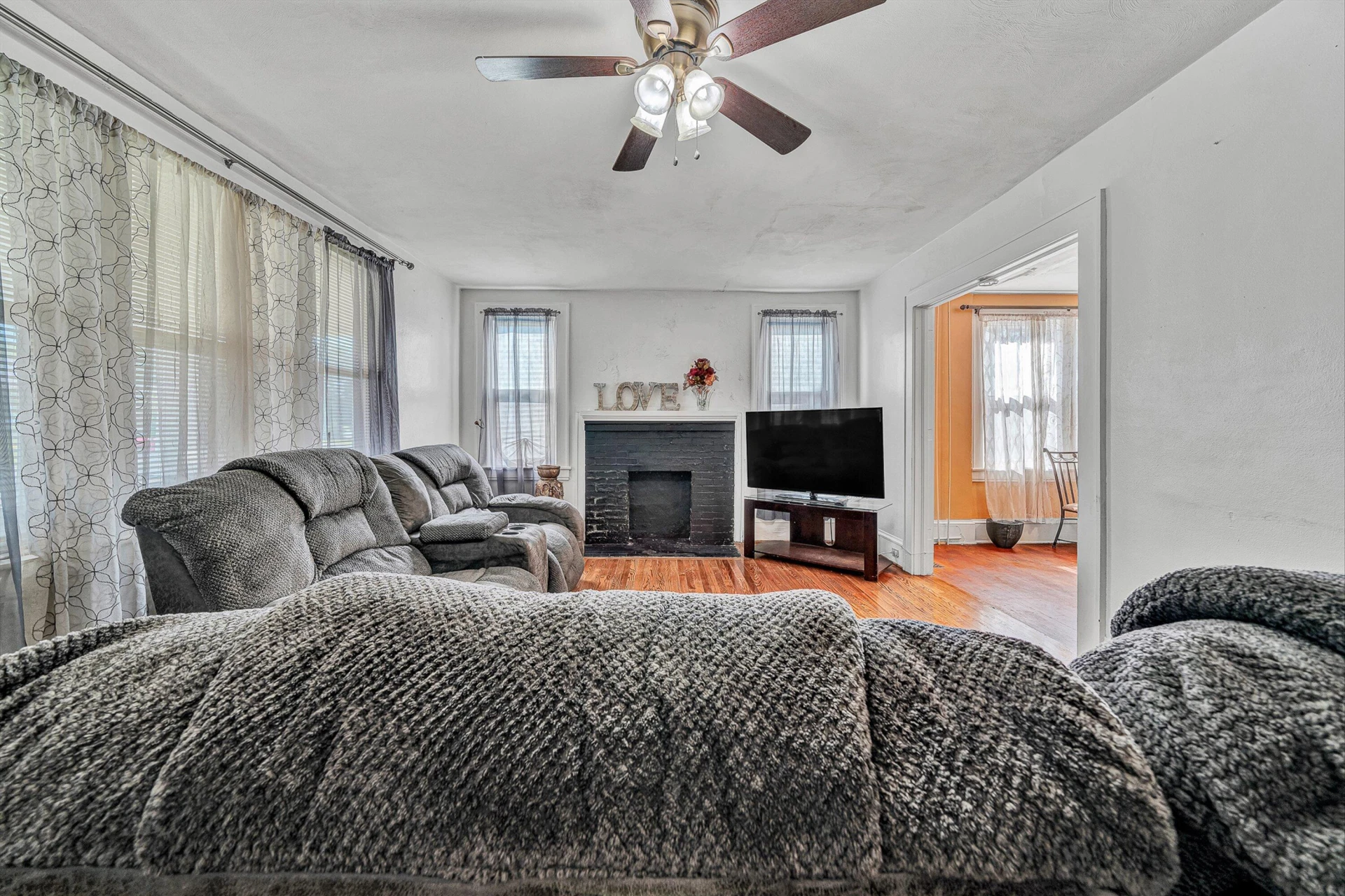 1628 Rugby BLVD NW - Photo 6