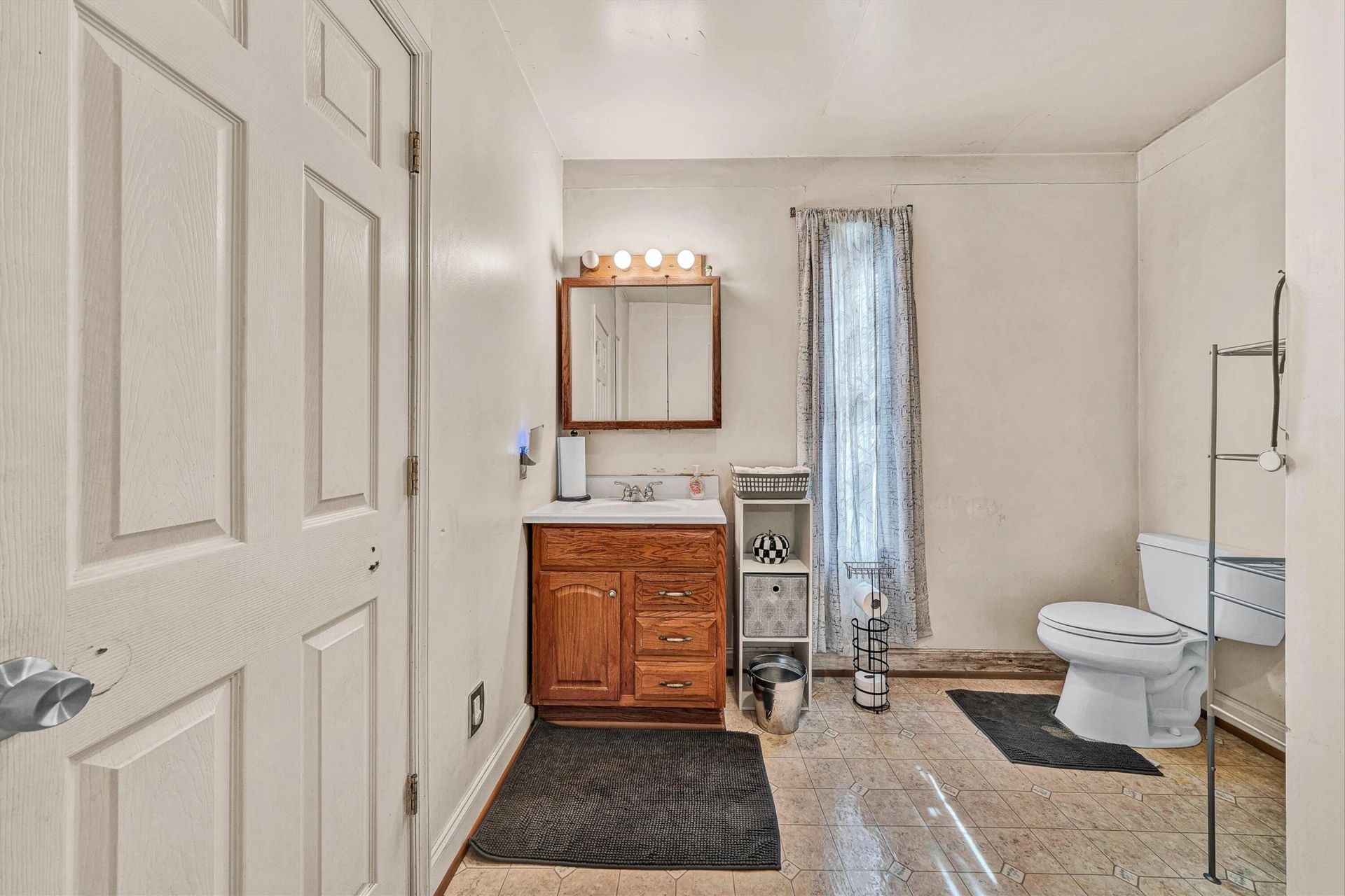 1628 Rugby BLVD NW - Photo 16