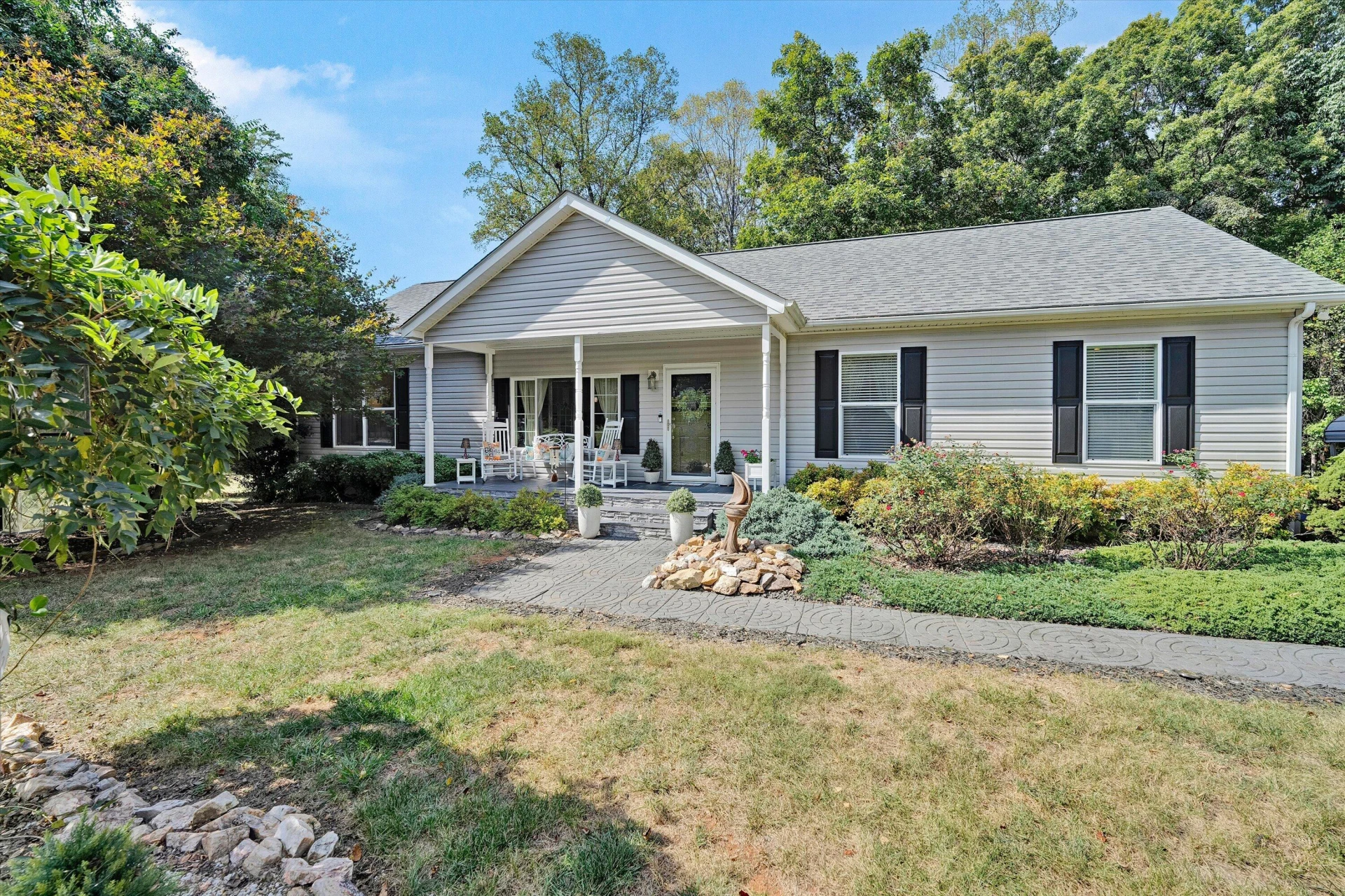 711 Lovely Valley RD