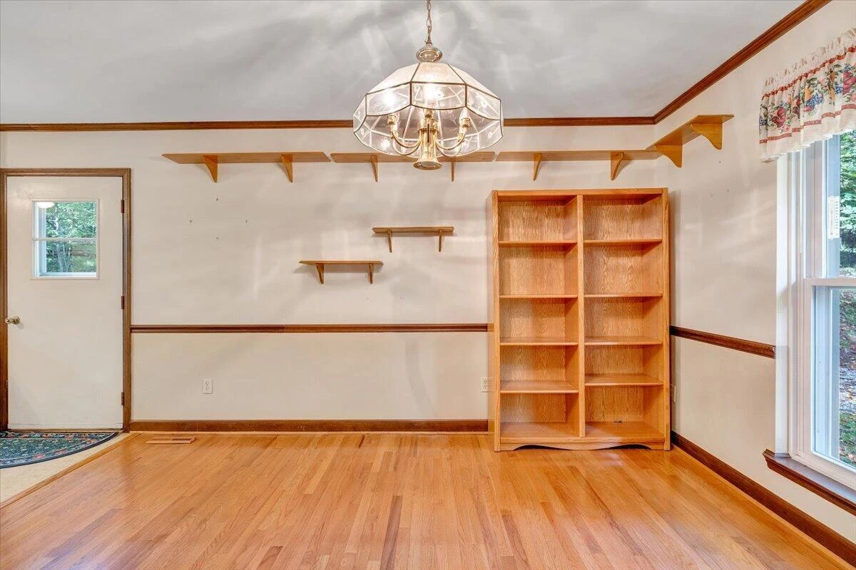 219 Summer CIR - Photo 9