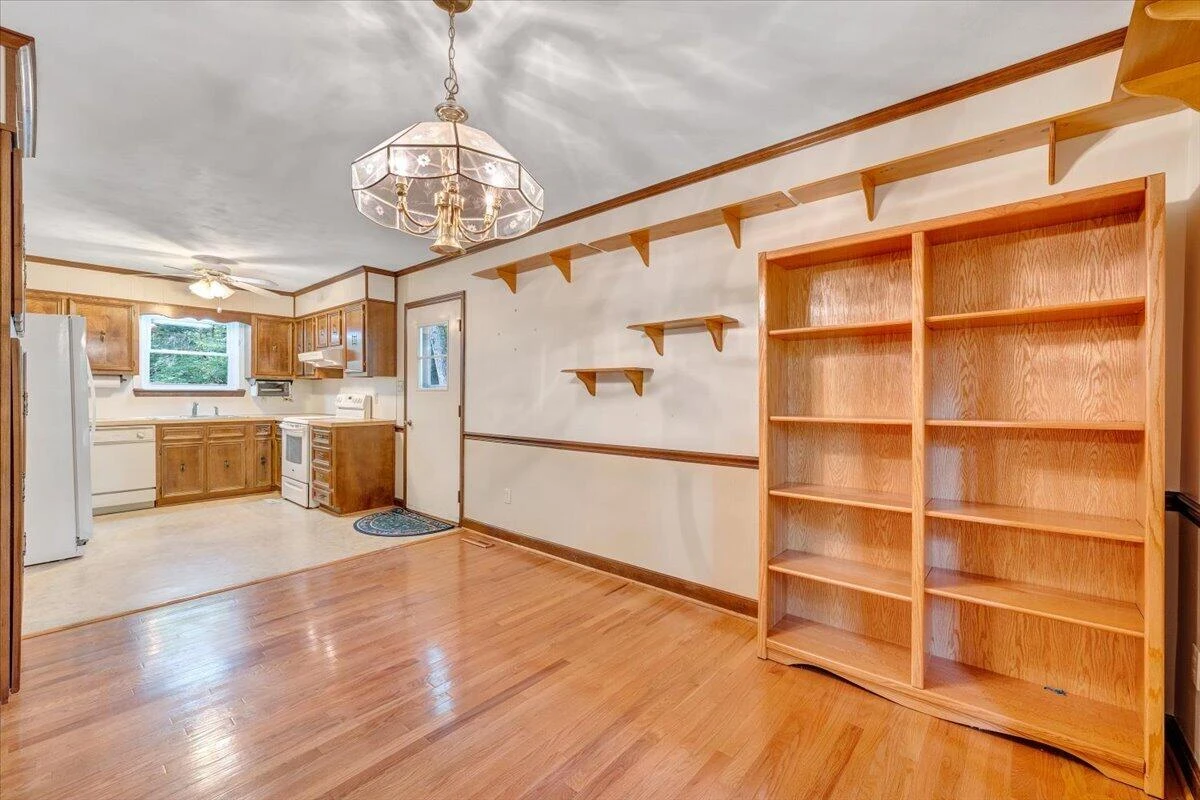 219 Summer CIR - Photo 10