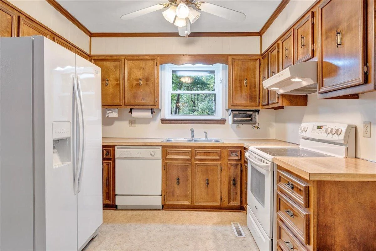 219 Summer CIR - Photo 12