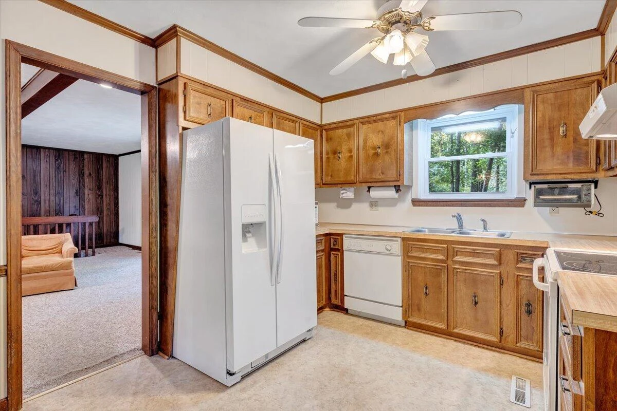 219 Summer CIR - Photo 13