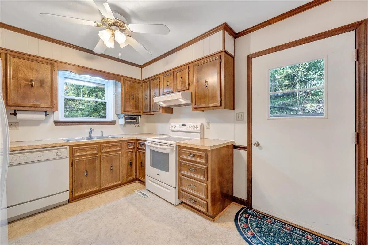 219 Summer CIR - Photo 14