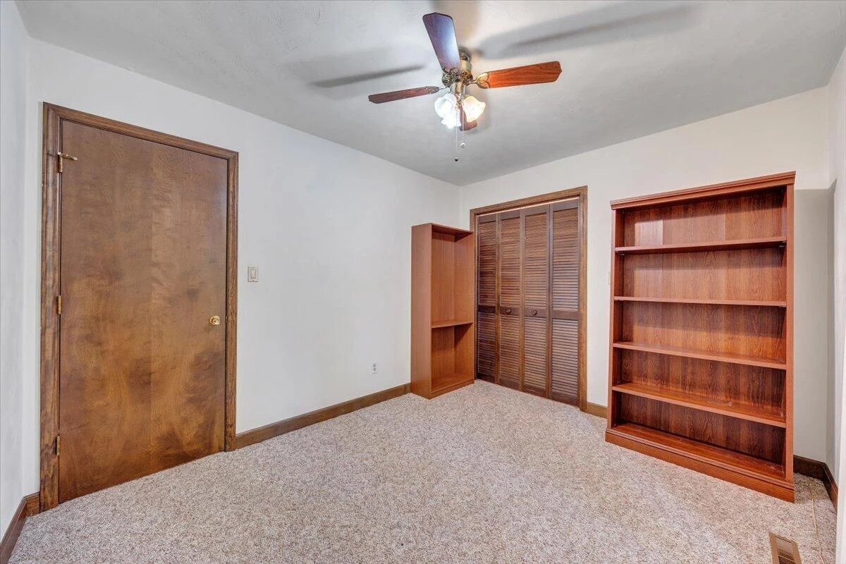 219 Summer CIR - Photo 19