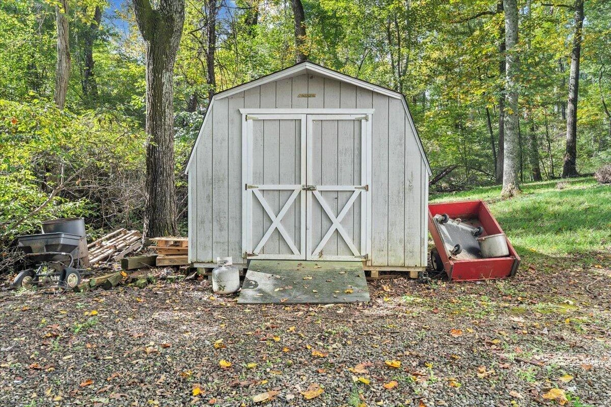 219 Summer CIR - Photo 38