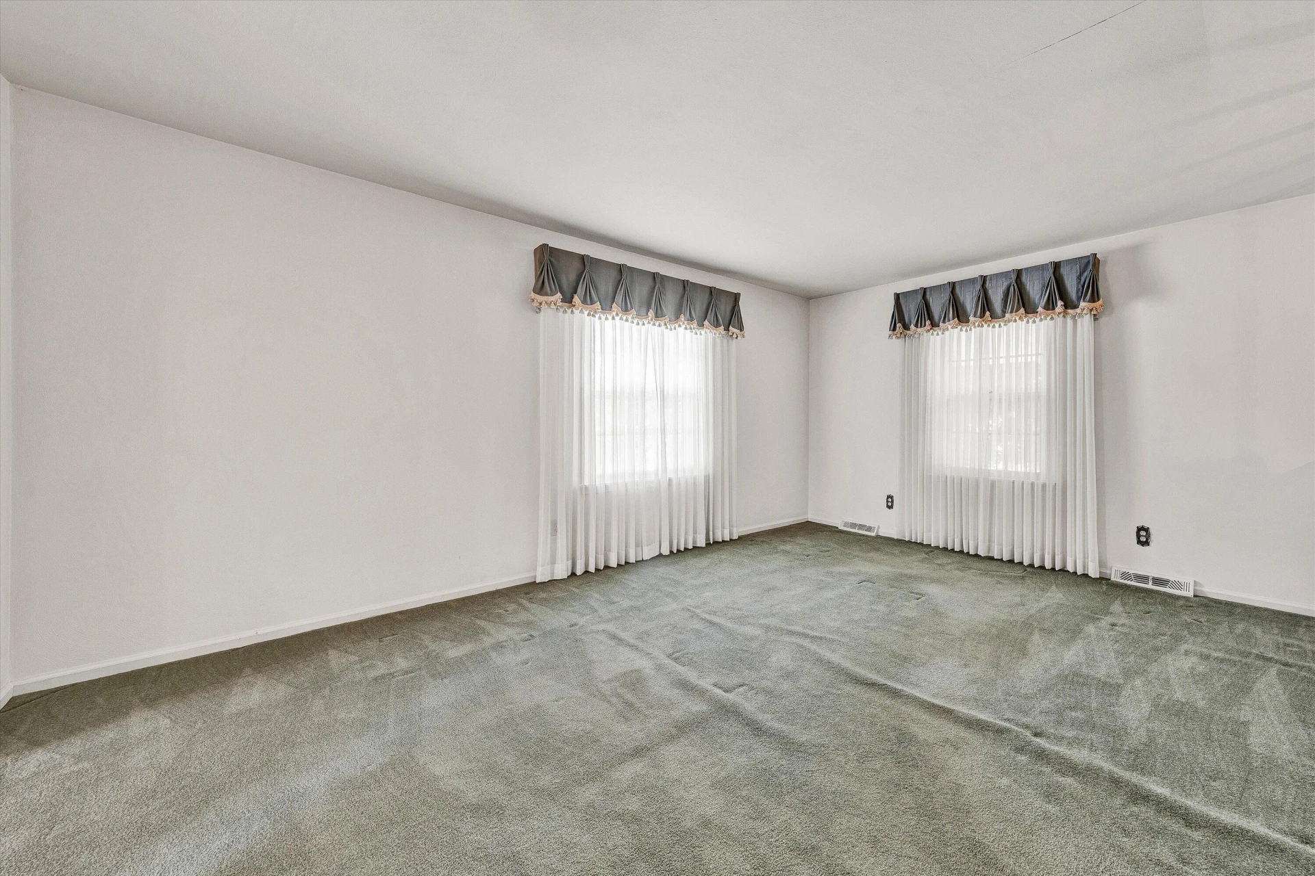 736 Finney DR - Photo 5