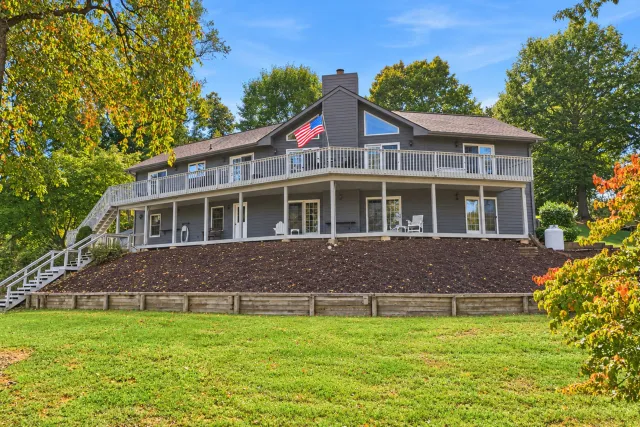 150 Maiden LN