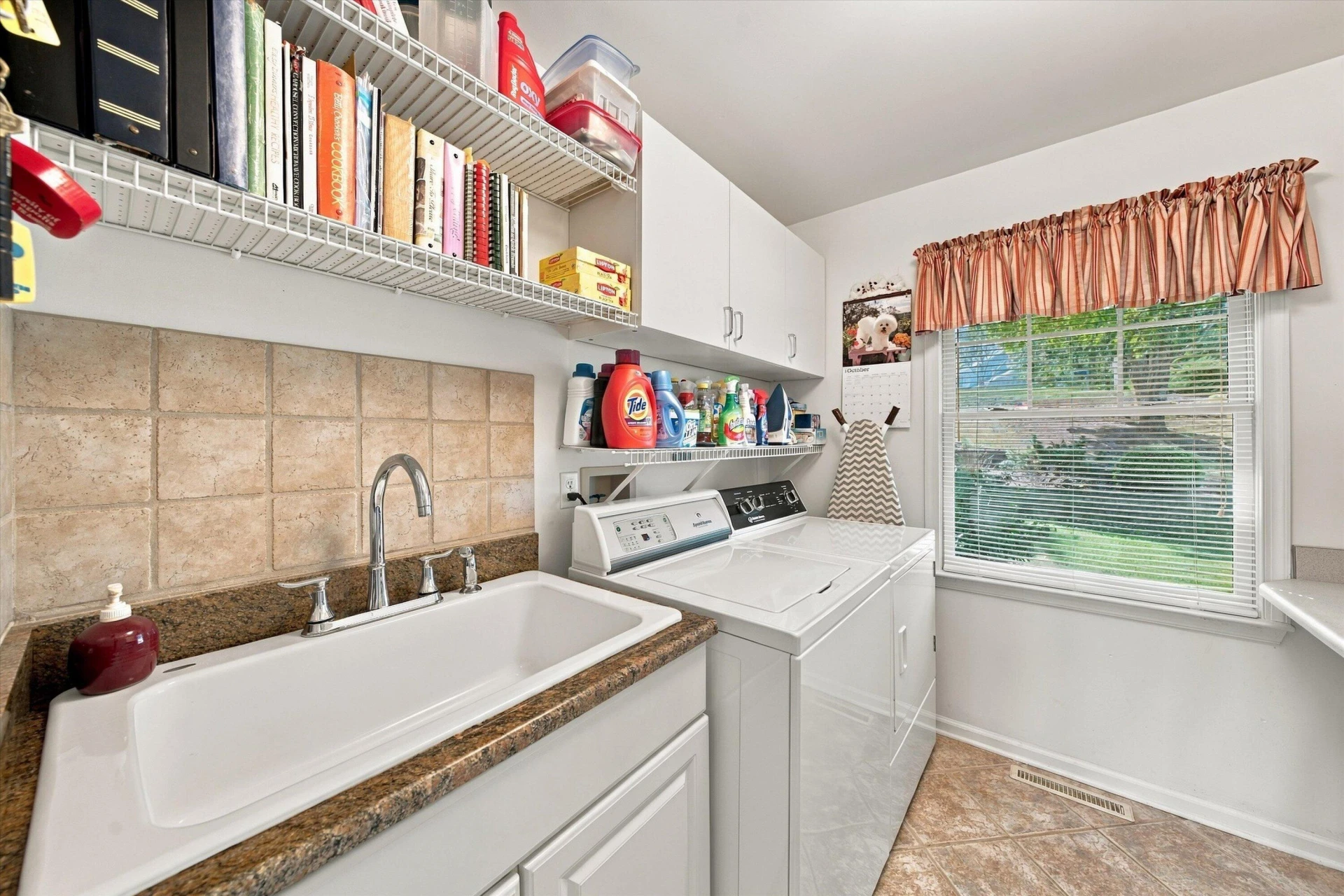 150 Maiden LN - Photo 22