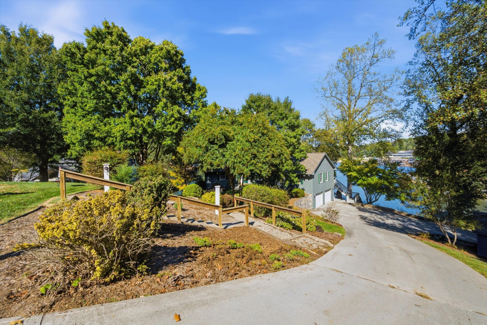 150 Maiden LN - Photo 49