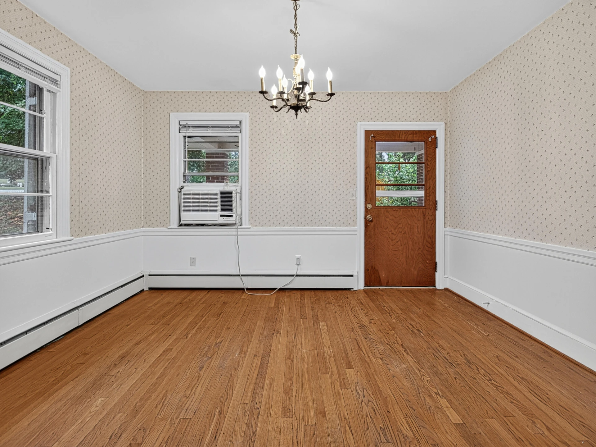 4401 Hilltop DR - Photo 8
