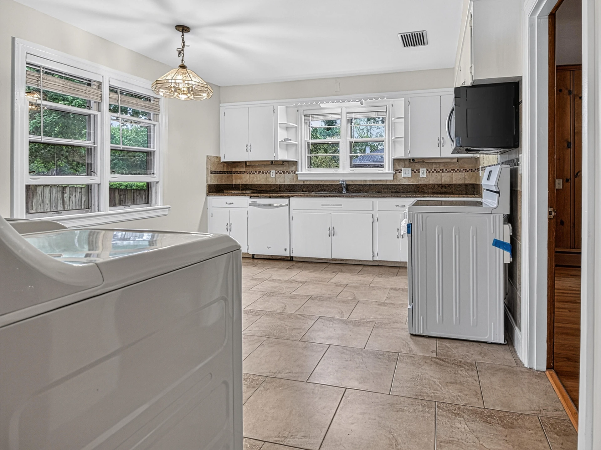 4401 Hilltop DR - Photo 10