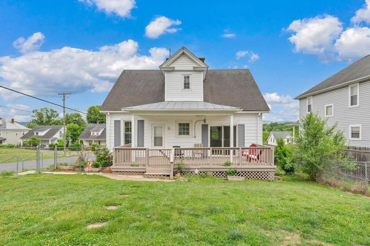 1901 Staunton AVE NW - Photo 38