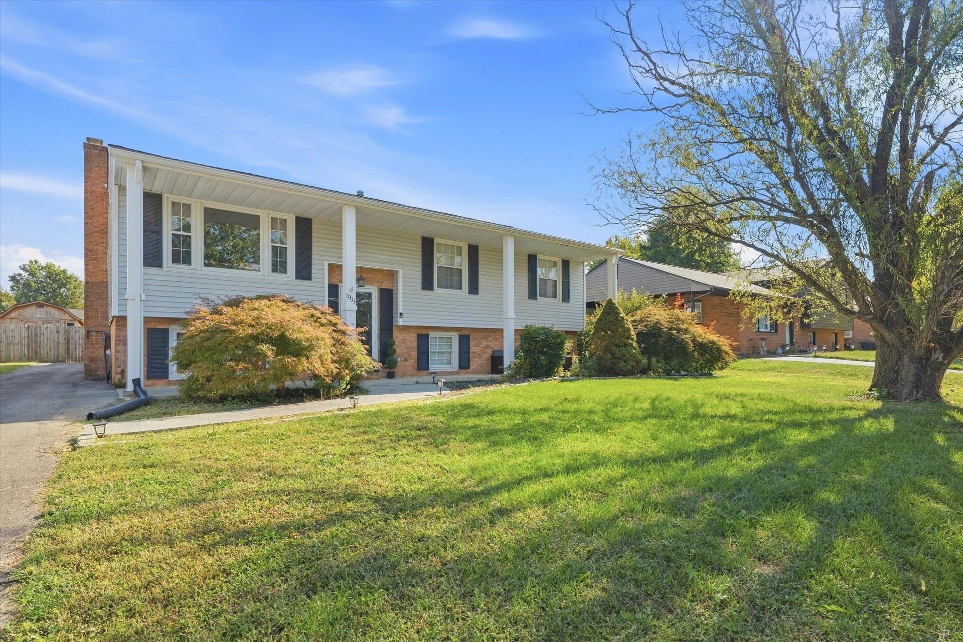 6333 Greenway DR - Photo 3