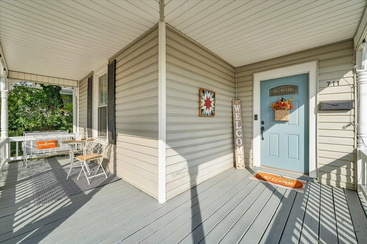 711 North ST - Photo 2