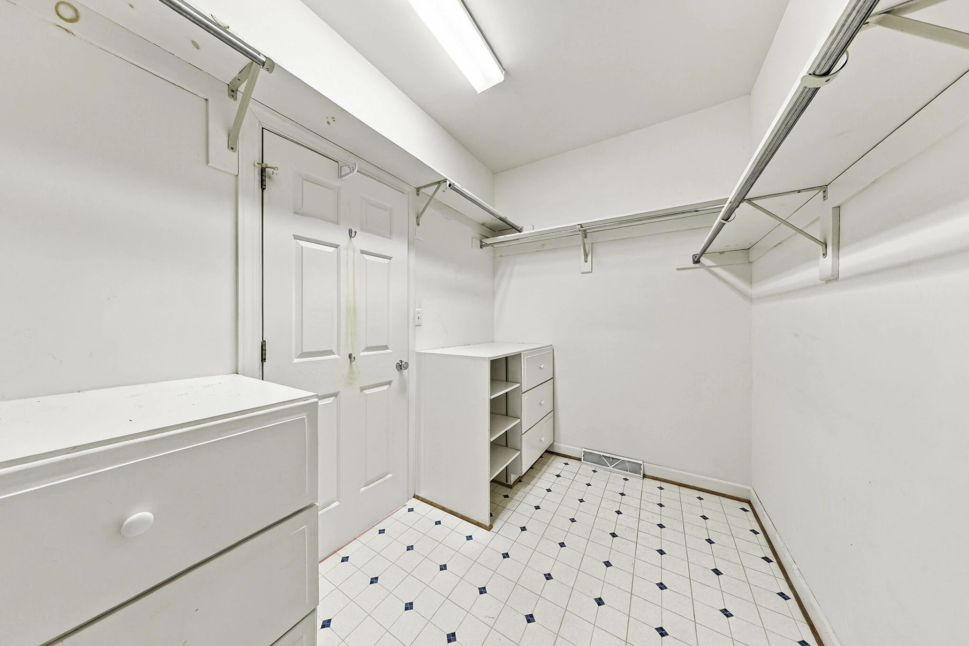 1478 Cifax RD - Photo 45