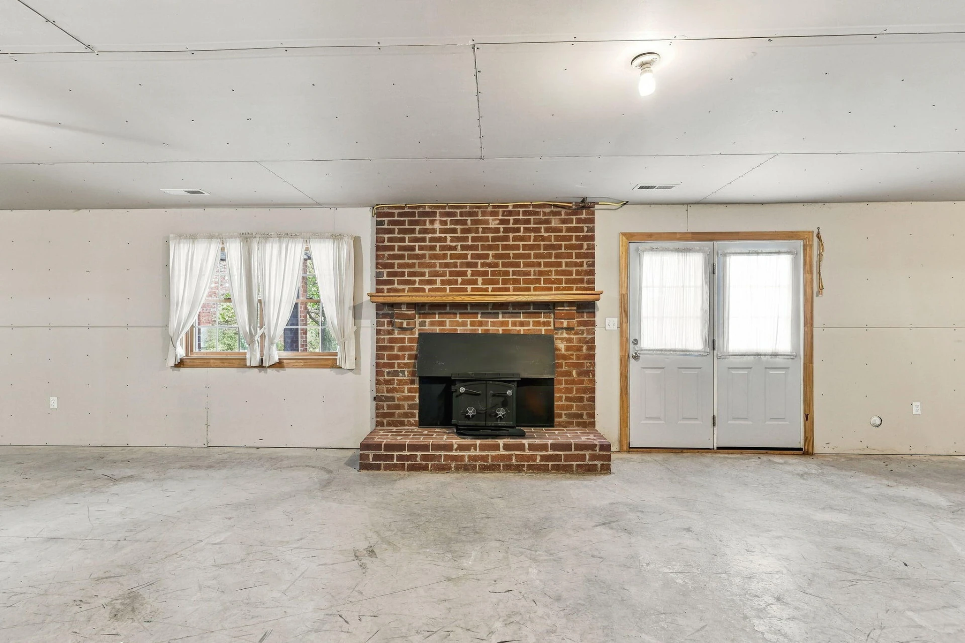 1478 Cifax RD - Photo 60