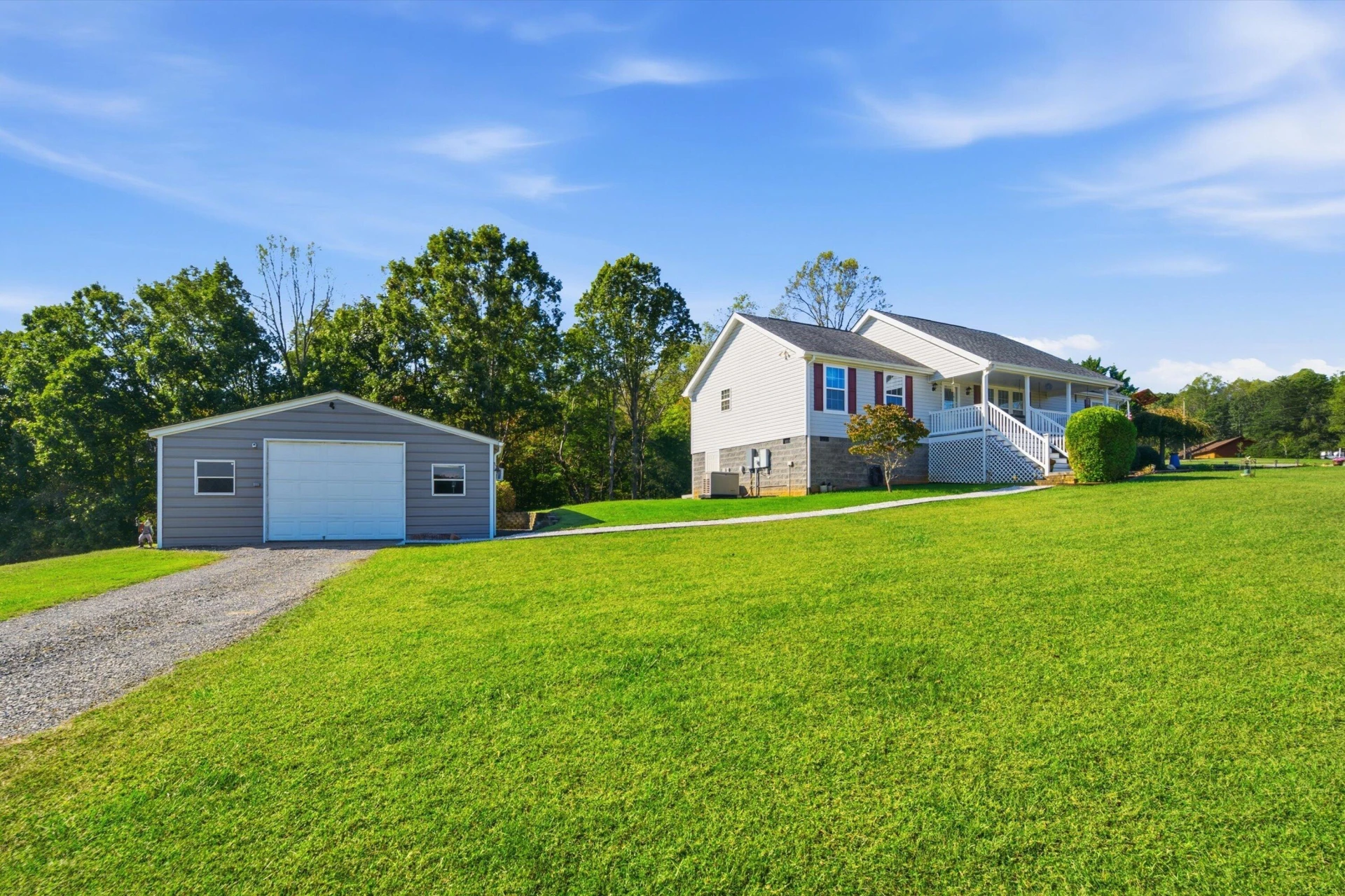 1086 Blackwater Hills DR - Photo 4