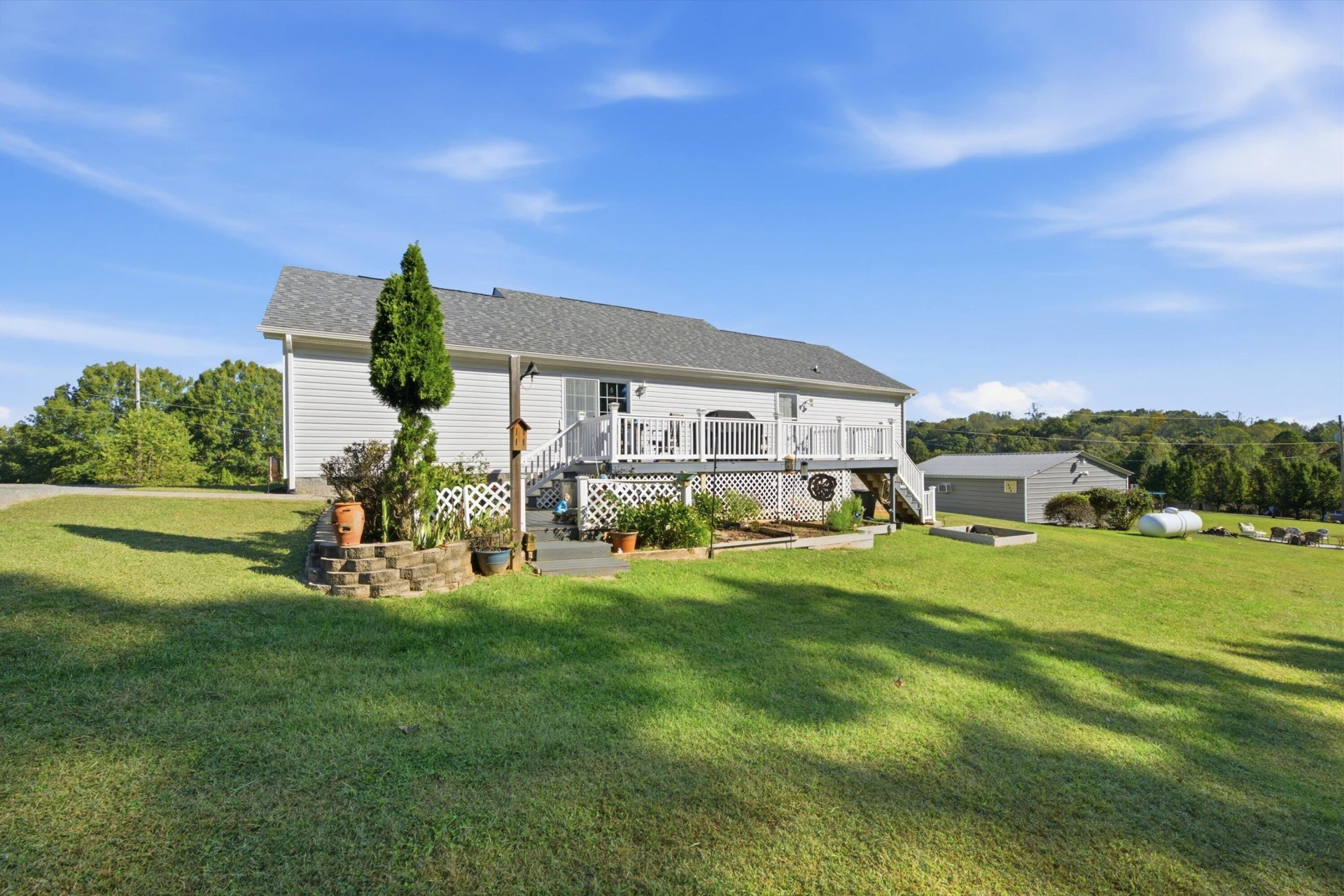 1086 Blackwater Hills DR - Photo 30