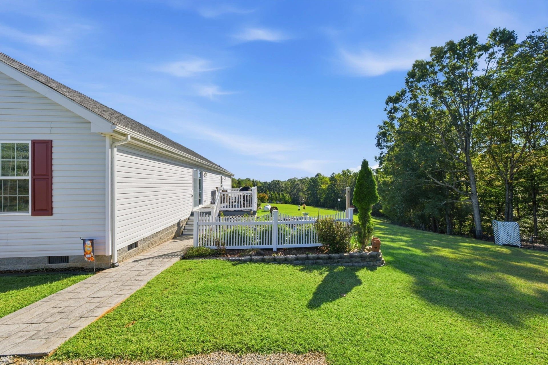 1086 Blackwater Hills DR - Photo 31