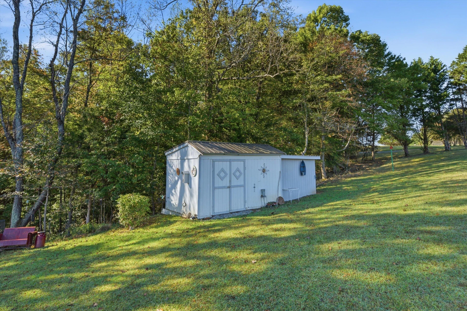 1086 Blackwater Hills DR - Photo 32