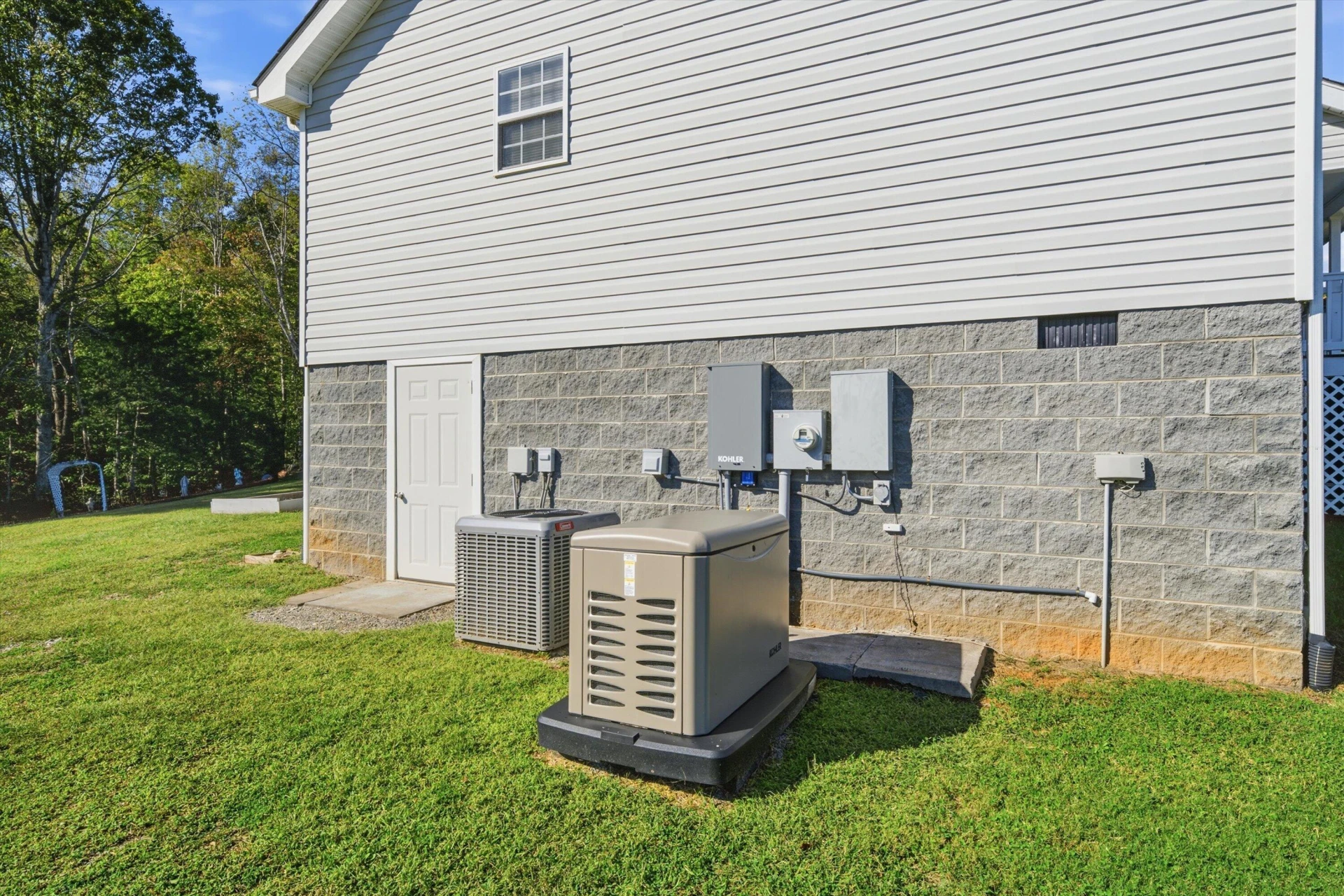 1086 Blackwater Hills DR - Photo 35