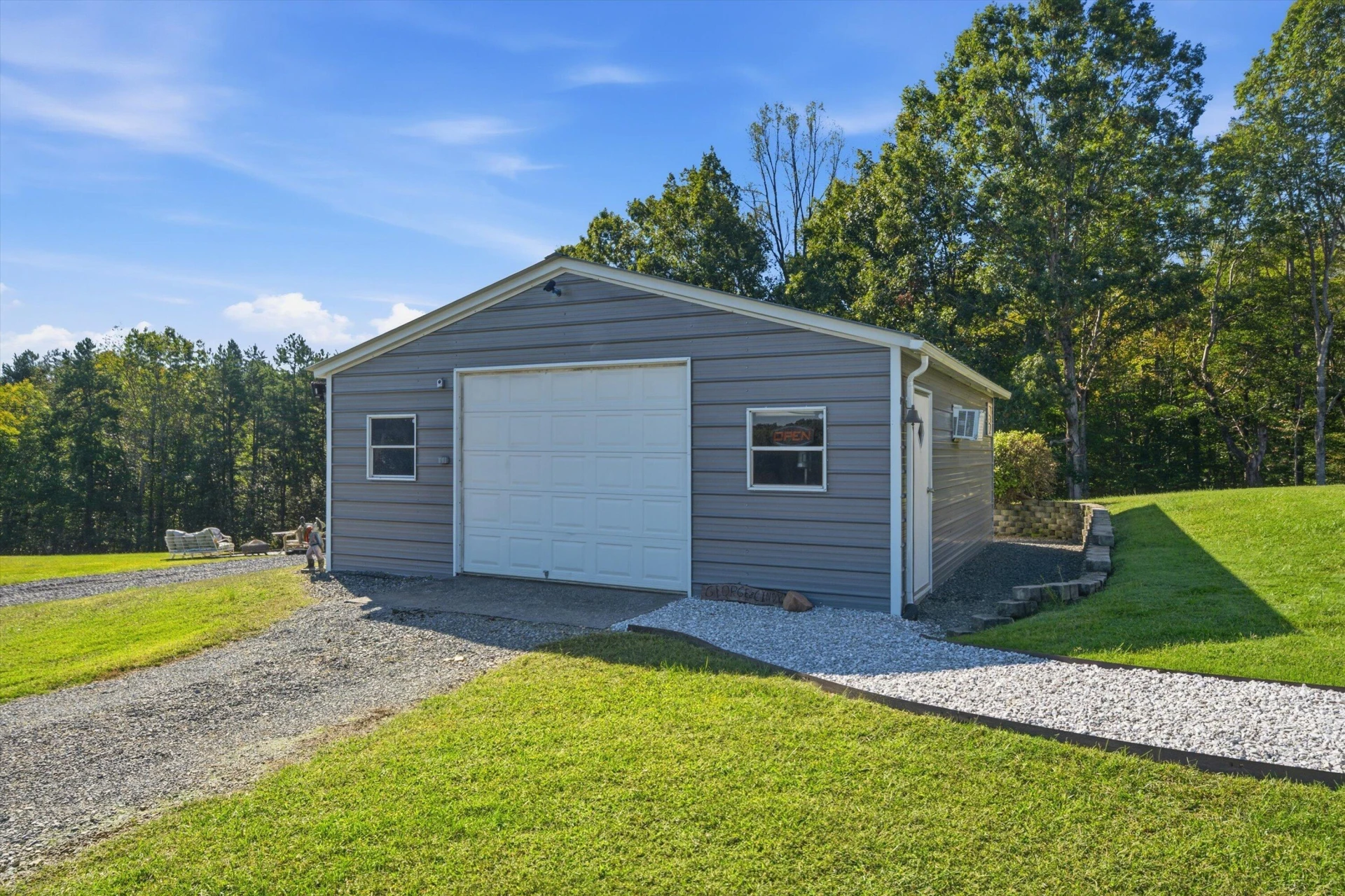 1086 Blackwater Hills DR - Photo 36